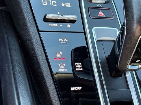 Used 2019 Porsche Cayenne image 34