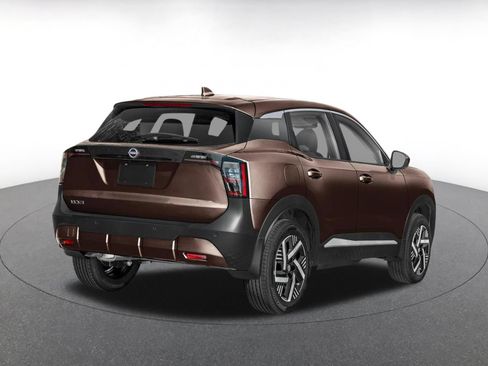 Used 2026 Nissan Kicks SV w/ Cold Weather Package FWD image 3