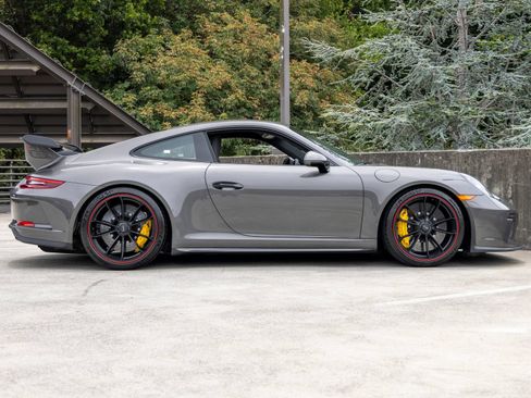 Certified 2018 Porsche 911 GT3 RWD image 12