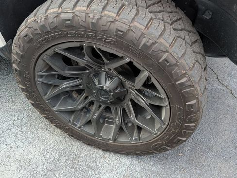 Used 2023 GMC Sierra 1500 AT4X AWD/4WD image 5
