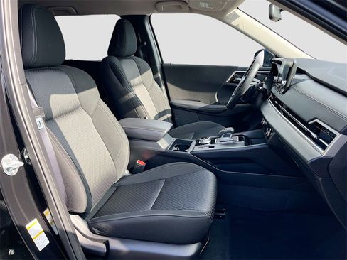 Used 2024 Mitsubishi Outlander ES image 25