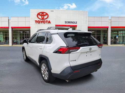 Used 2019 Toyota RAV4 XLE Premium w/ Cold Weather Package FWD image 4