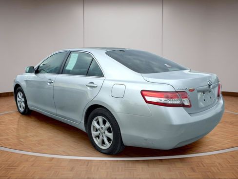 Used 2010 Toyota Camry LE FWD image 4