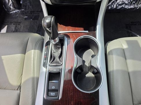 Used 2015 Acura TLX FWD image 33