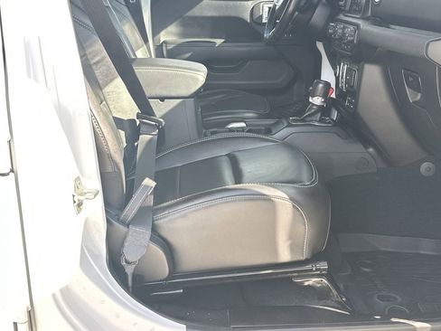 Used 2022 Jeep Wrangler Unlimited Sahara w/ Cold Weather Group image 14