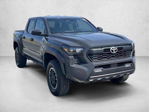 Used 2025 Toyota Tacoma TRD Off-Road AWD/4WD image 3