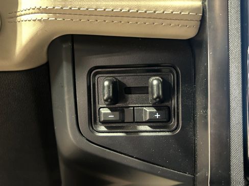 Used 2023 Ford Expedition Platinum RWD image 14