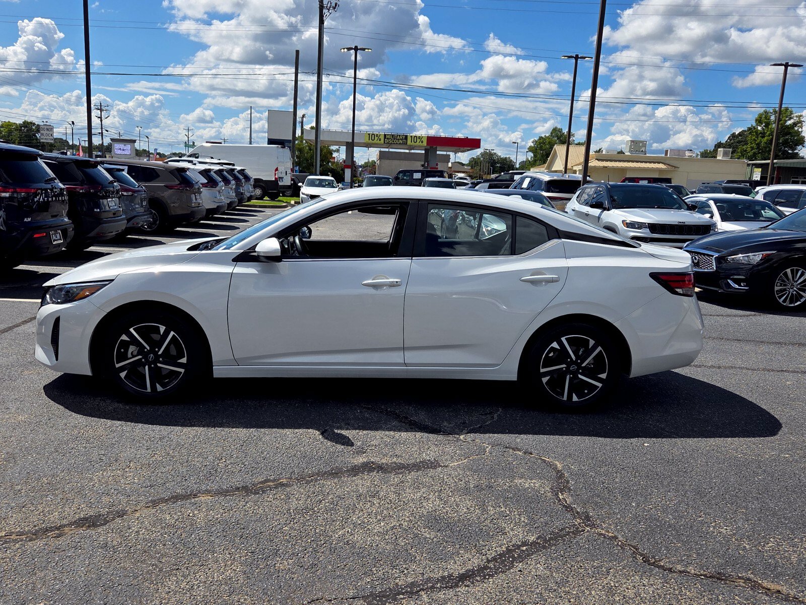 Used 2024 Nissan Sentra SV FWD image 4