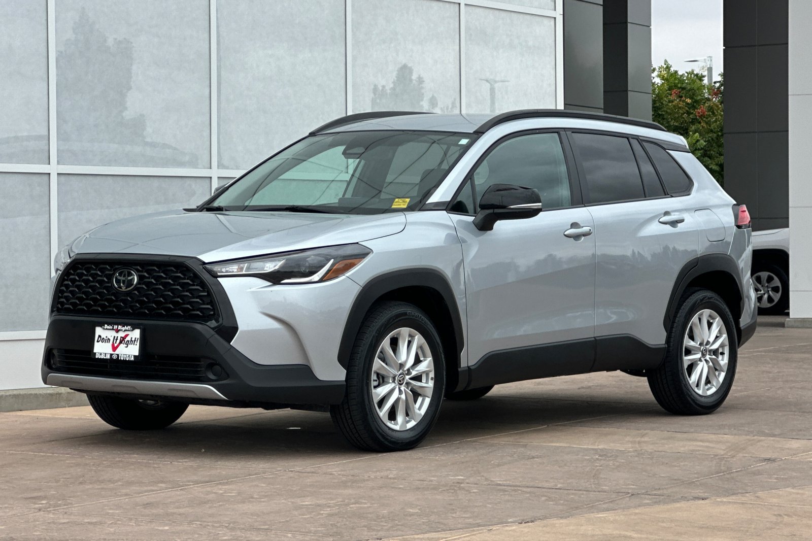 Certified 2025 Toyota Corolla Cross LE FWD image 10