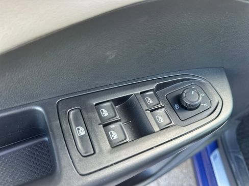 Used 2023 Volkswagen Taos SE FWD image 40