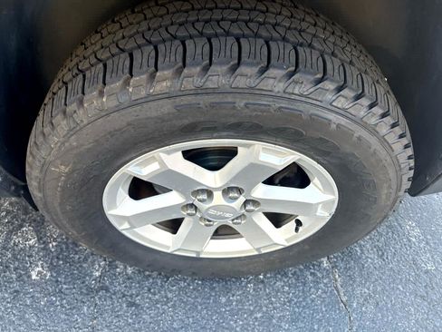 Used 2015 GMC Acadia SLE image 12