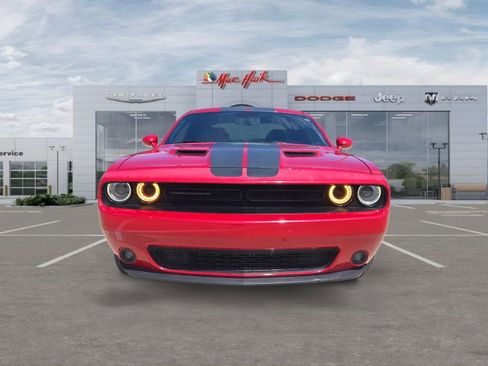 Used 2017 Dodge Challenger SXT Plus RWD image 8