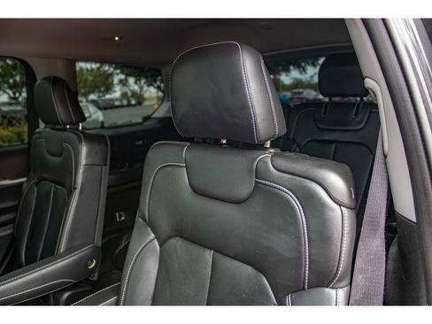 Used 2022 Jeep Grand Cherokee L Limited w/ Trailer Tow Group (B) AWD/4WD image 18