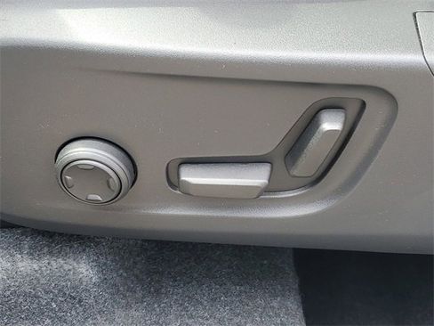 Used 2025 Volvo XC40 B5 Plus w/ Protection Package Premier image 6