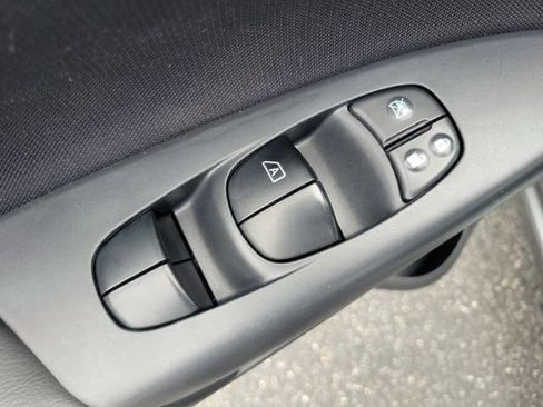 Used 2016 Nissan Sentra SV FWD image 19