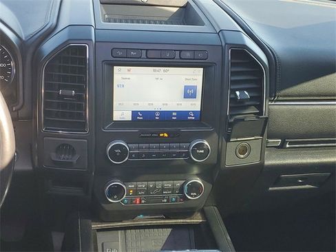 Used 2021 Ford Expedition Limited image 15