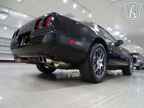 Used 1994 Chevrolet Corvette Coupe image 16