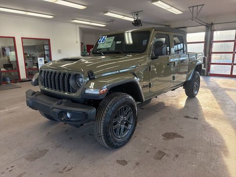 New 2026 Jeep Gladiator Sport AWD/4WD image 3