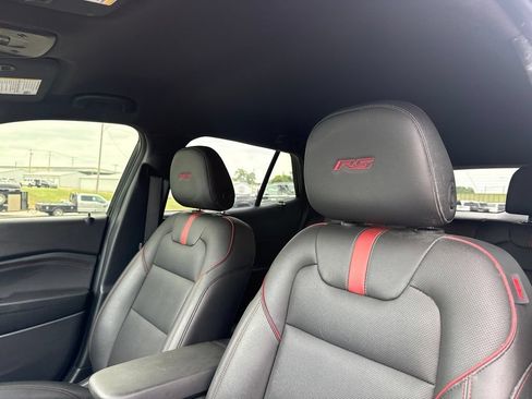 Used 2025 Chevrolet Trax RS FWD image 13