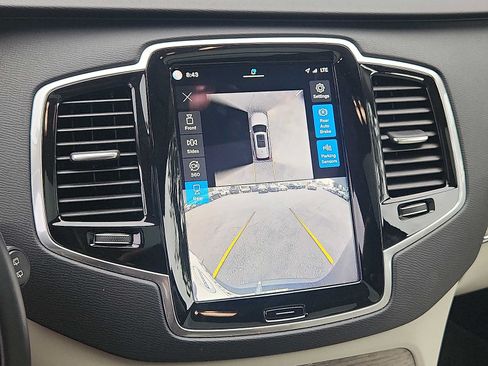 Certified 2024 Volvo XC90 B5 Plus w/ Protection Package Premier AWD/4WD image 16