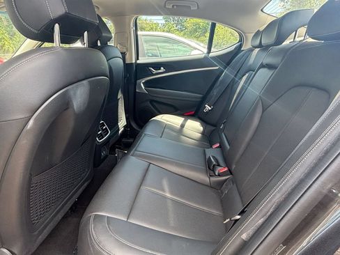Used 2025 Genesis G70 2.5T AWD/4WD image 24