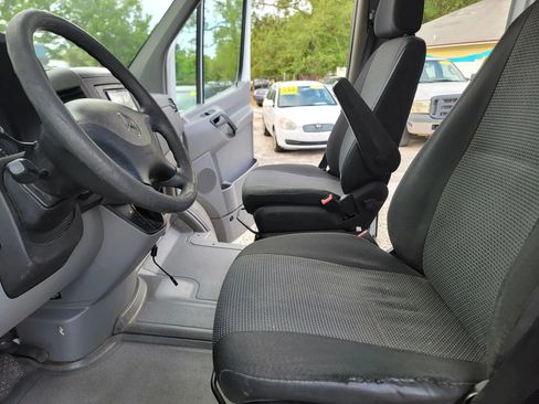 Used 2012 Mercedes-Benz Sprinter 2500 image 12