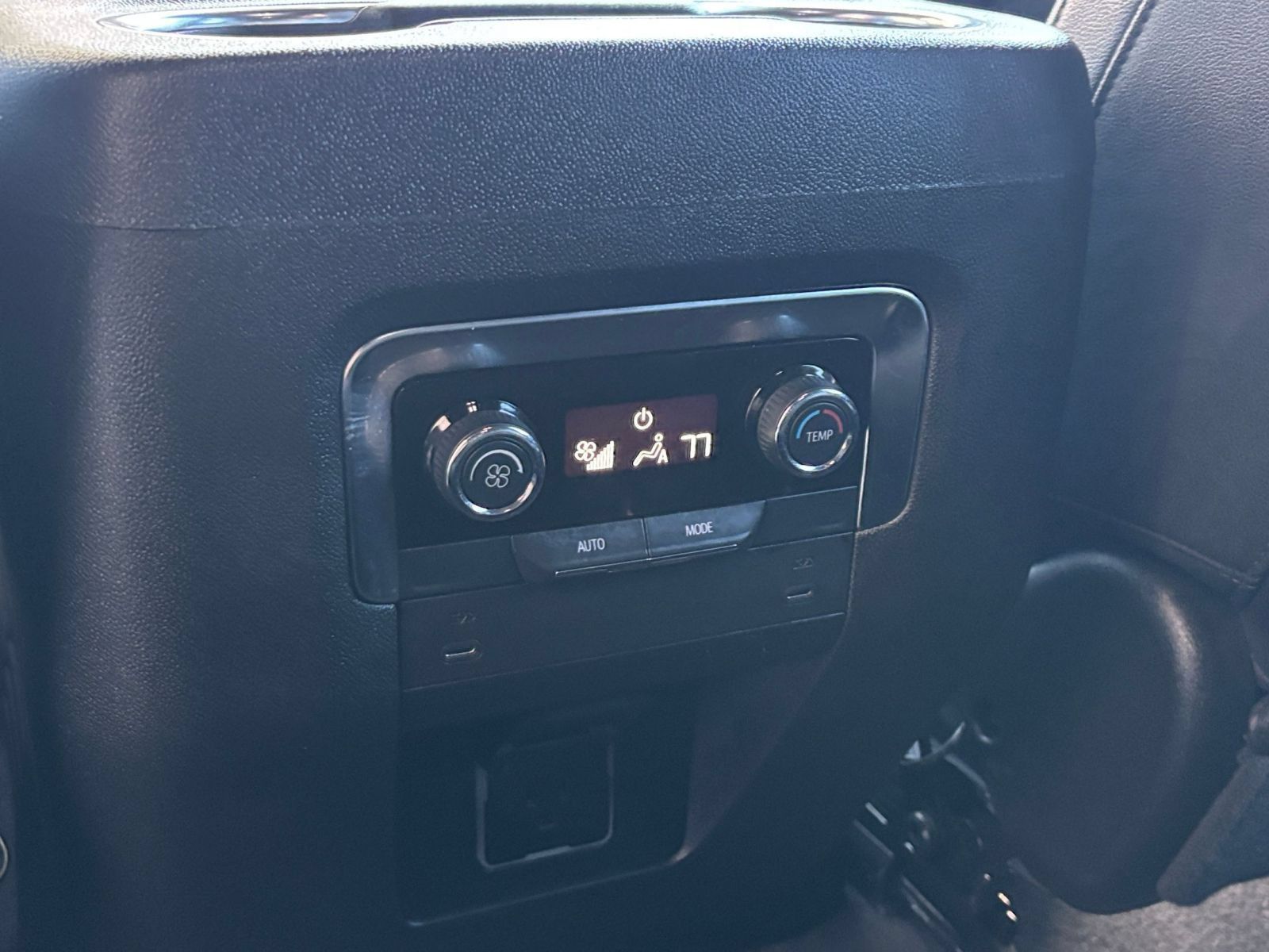 Used 2025 Chevrolet Tahoe Z71 AWD/4WD image 25