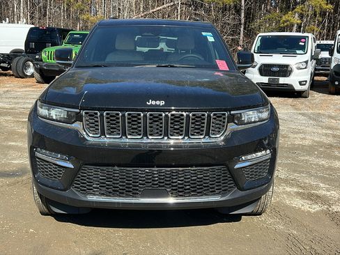 Used 2025 Jeep Grand Cherokee Limited image 3