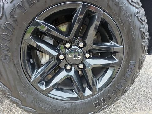 Used 2023 Chevrolet Silverado 1500 Custom Trail Boss AWD/4WD image 8