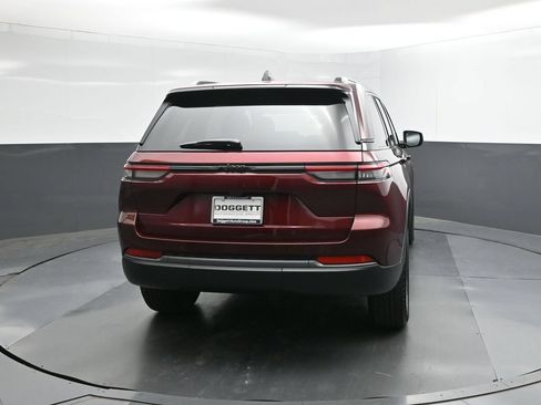 New 2026 Jeep Grand Cherokee Altitude RWD image 5