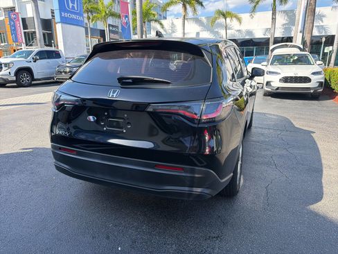 Used 2023 Honda HR-V LX image 7
