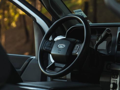 Used 2024 Ford F250 XLT w/ FX4 Off-Road Package image 24