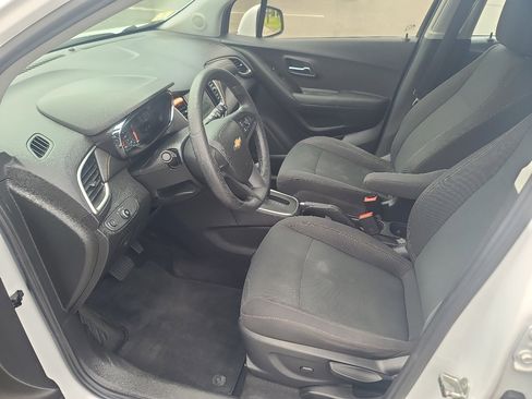 Used 2018 Chevrolet Trax LS image 10