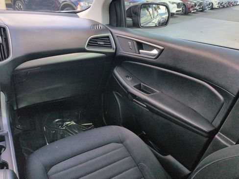 Used 2022 Ford Edge SE w/ Black Appearance Package AWD/4WD image 17