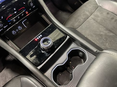 Used 2025 Jeep Grand Cherokee Altitude AWD/4WD image 27