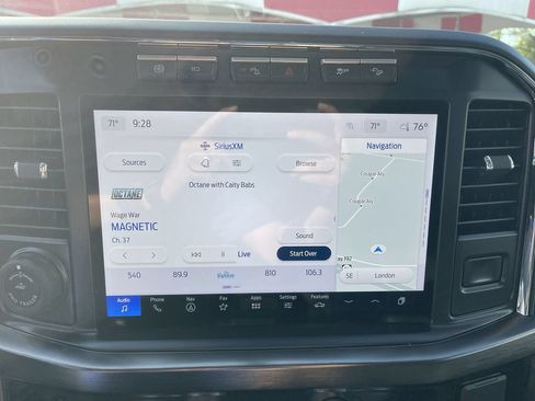 Used 2024 Ford F350 Lariat w/ Lariat Ultimate Package AWD/4WD image 16