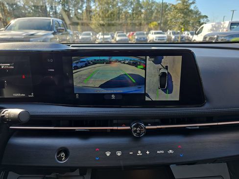 Used 2023 Nissan Ariya FWD image 28