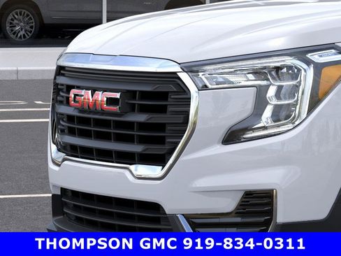 New 2023 GMC Terrain SLE image 13