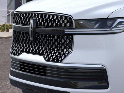 New 2026 Lincoln Navigator Reserve AWD/4WD image 42