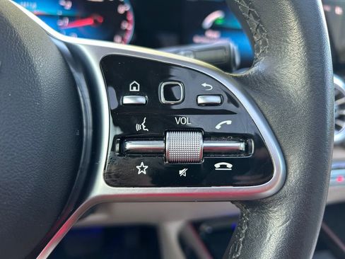 Used 2023 Mercedes-Benz GLB 250 image 21