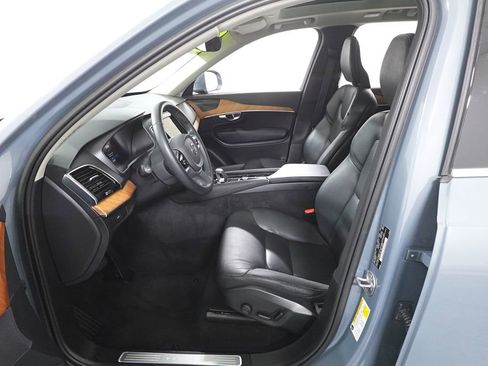 Used 2023 Volvo XC90 B6 Plus image 9