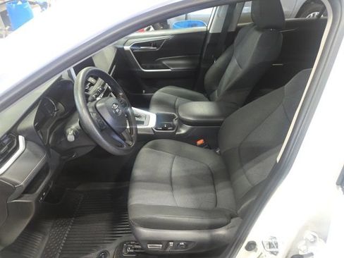 Used 2025 Toyota RAV4 XLE AWD/4WD image 20