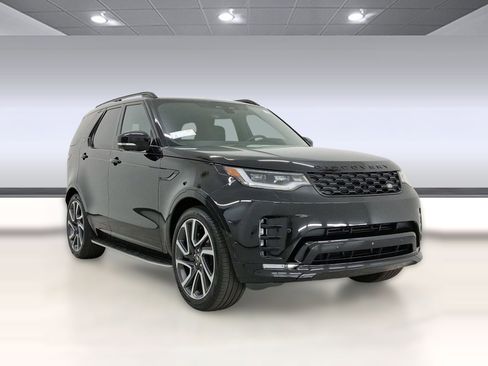 Used 2025 Land Rover Discovery Dynamic SE image 7
