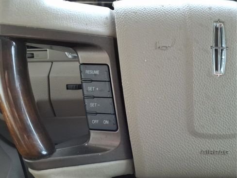 Used 2014 Lincoln Navigator L 4WD image 19