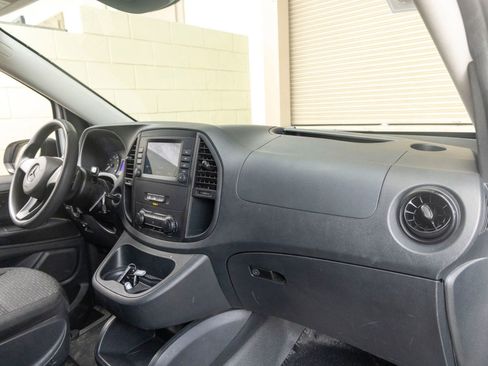 Used 2022 Mercedes-Benz Metris image 23