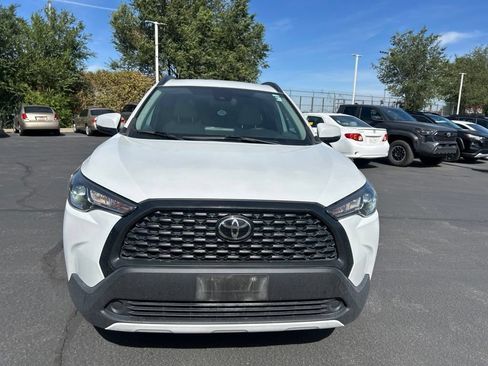 Used 2022 Toyota Corolla Cross LE AWD/4WD image 4