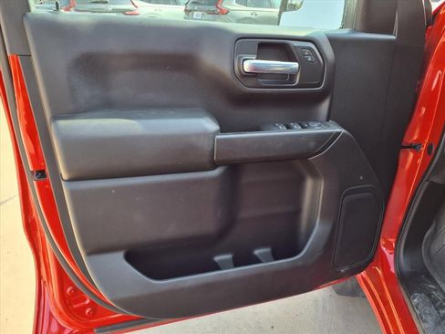 Used 2023 Chevrolet Silverado 1500 Custom image 17