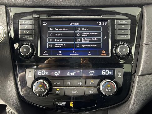 Used 2019 Nissan Rogue SV AWD/4WD image 17