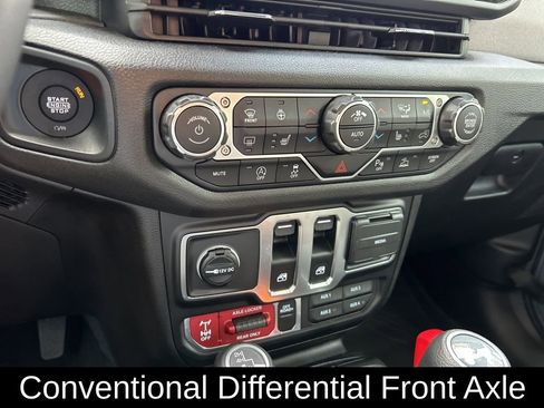 Used 2025 Jeep Wrangler Willys image 35