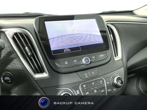 Used 2025 Chevrolet Malibu LT image 4